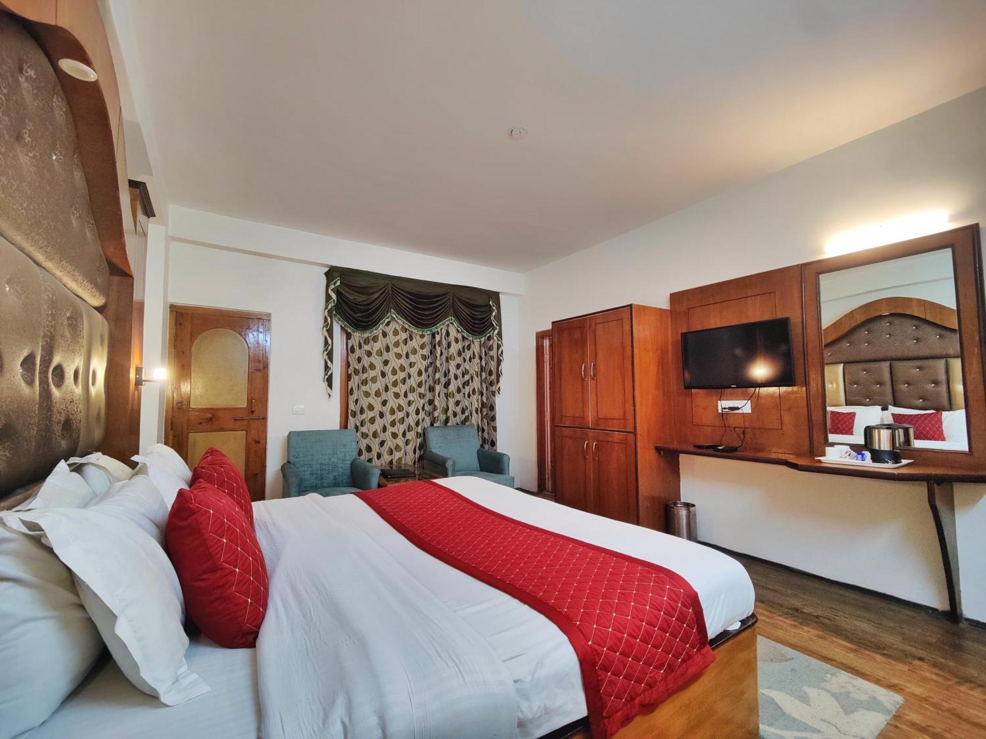 Surya International Hotel Manali Near Mall Road Dış mekan fotoğraf