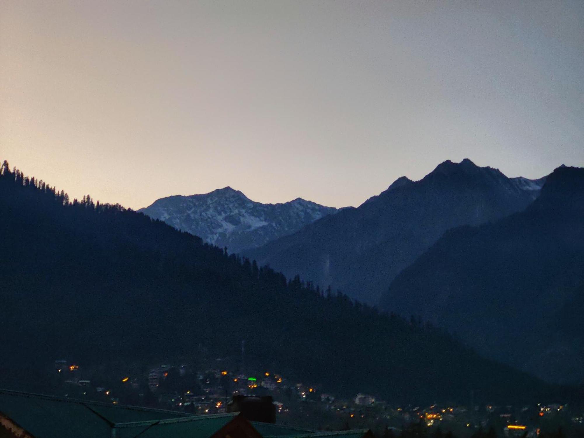 Surya International Hotel Manali Near Mall Road Dış mekan fotoğraf