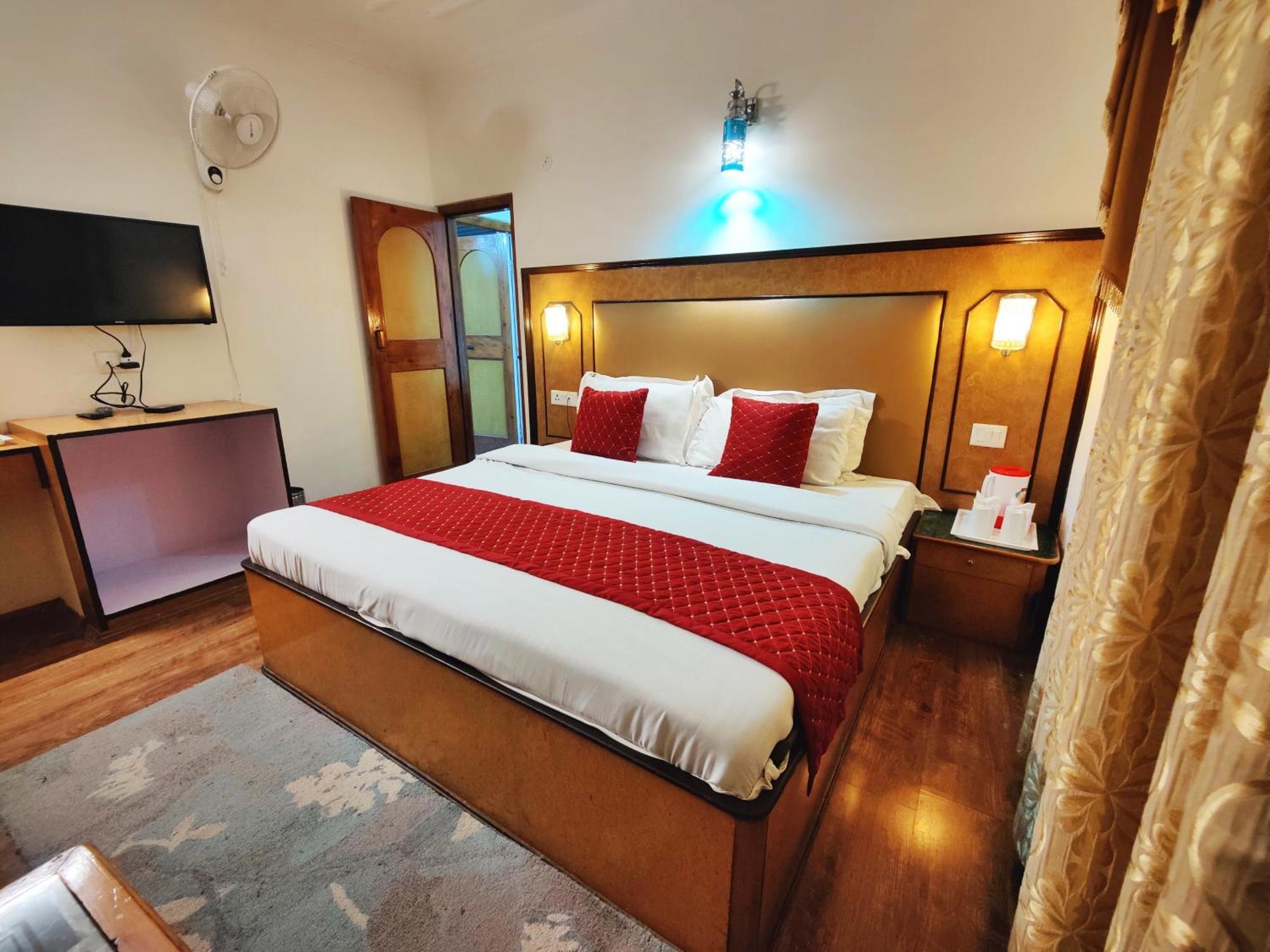Surya International Hotel Manali Near Mall Road Dış mekan fotoğraf