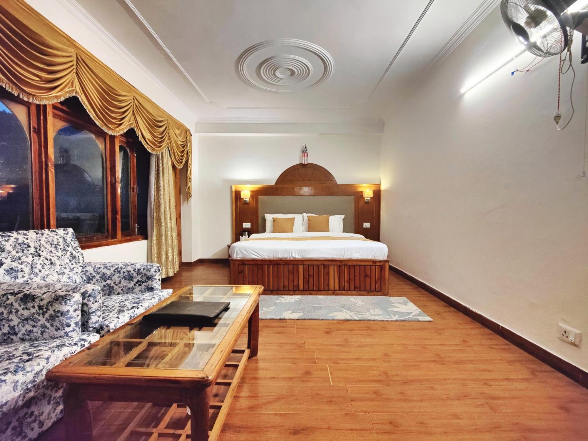 Surya International Hotel Manali Near Mall Road Dış mekan fotoğraf