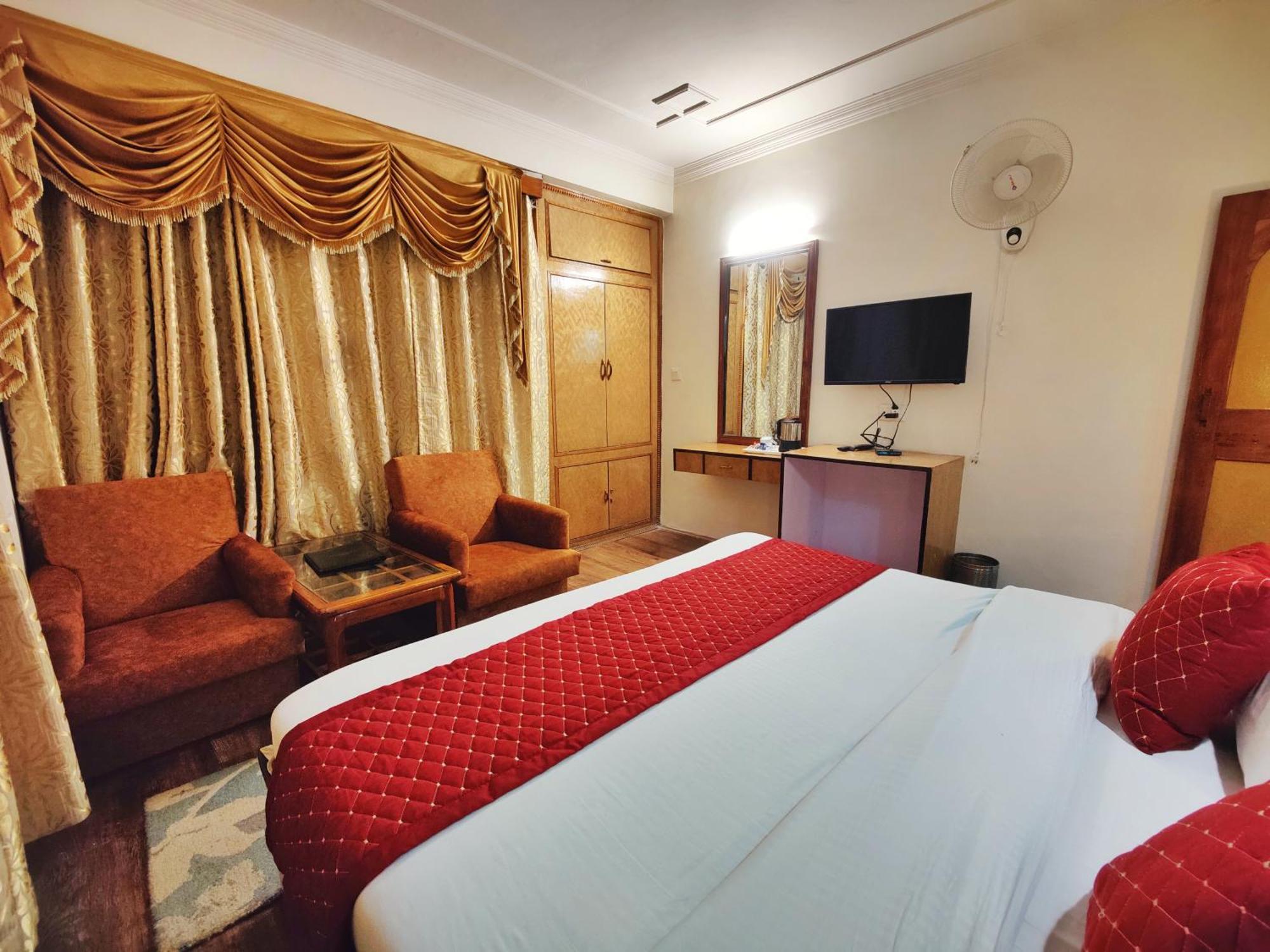 Surya International Hotel Manali Near Mall Road Dış mekan fotoğraf