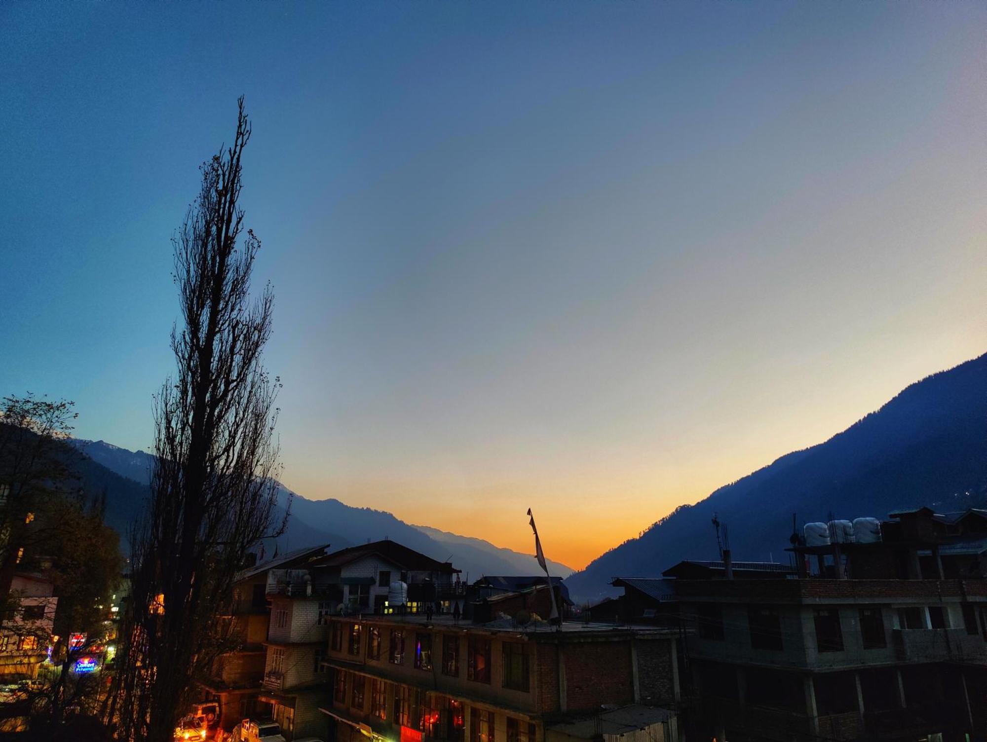 Surya International Hotel Manali Near Mall Road Dış mekan fotoğraf