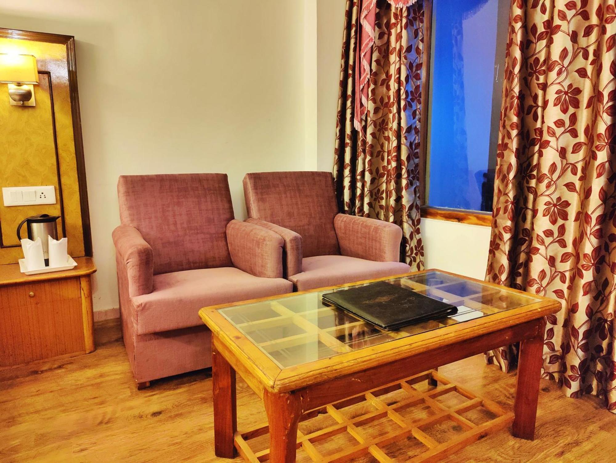 Surya International Hotel Manali Near Mall Road Dış mekan fotoğraf