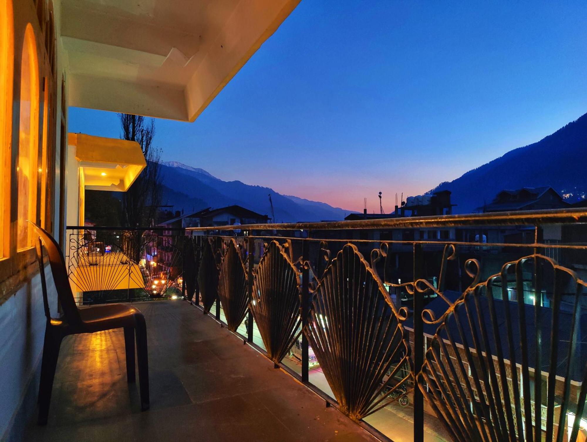 Surya International Hotel Manali Near Mall Road Dış mekan fotoğraf
