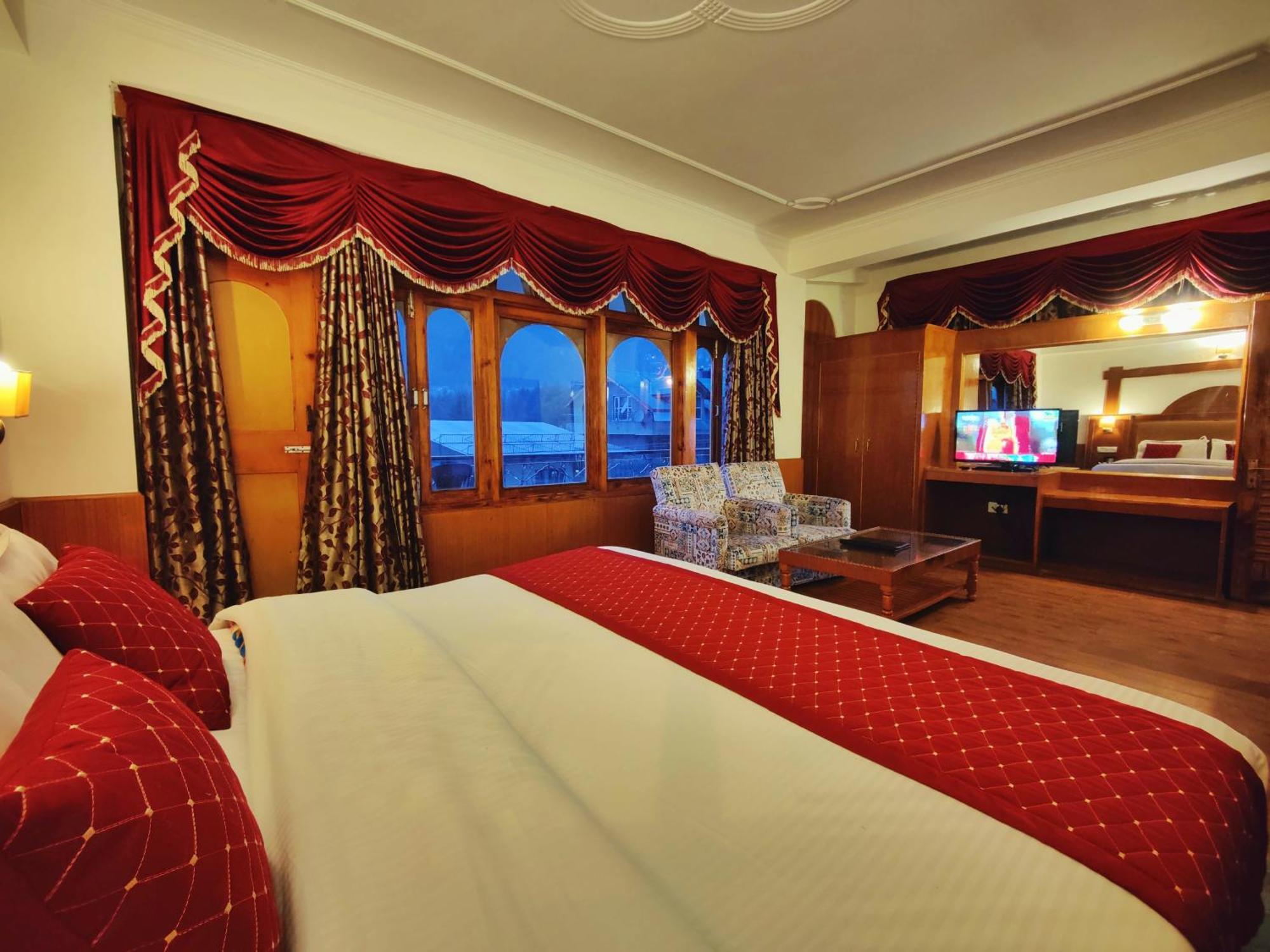 Surya International Hotel Manali Near Mall Road Dış mekan fotoğraf