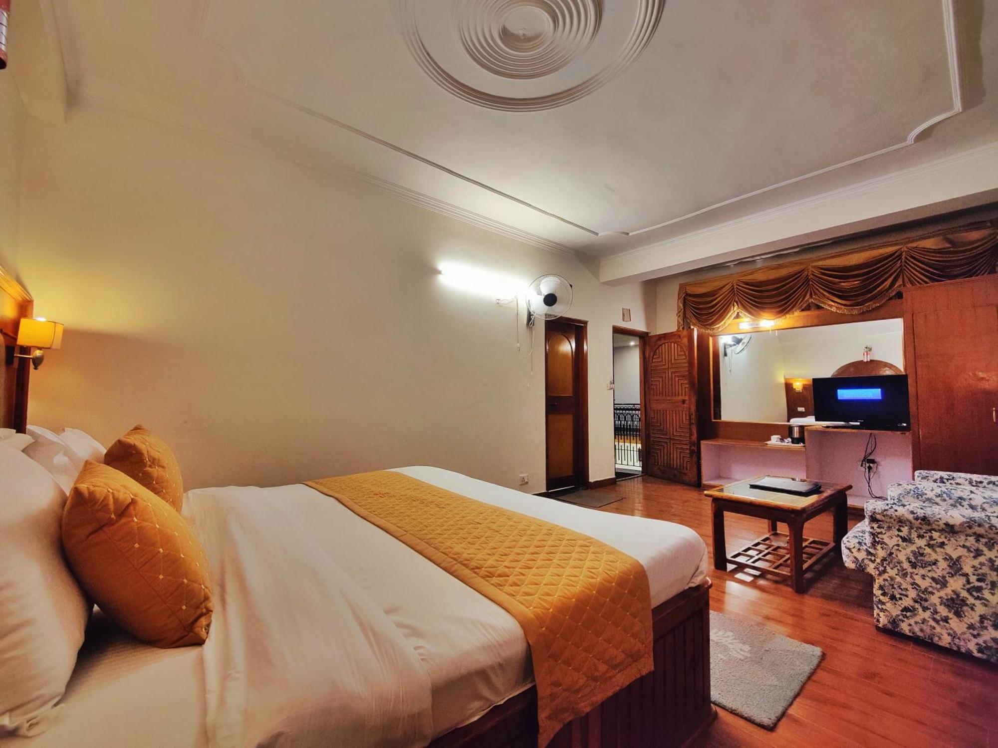 Surya International Hotel Manali Near Mall Road Dış mekan fotoğraf