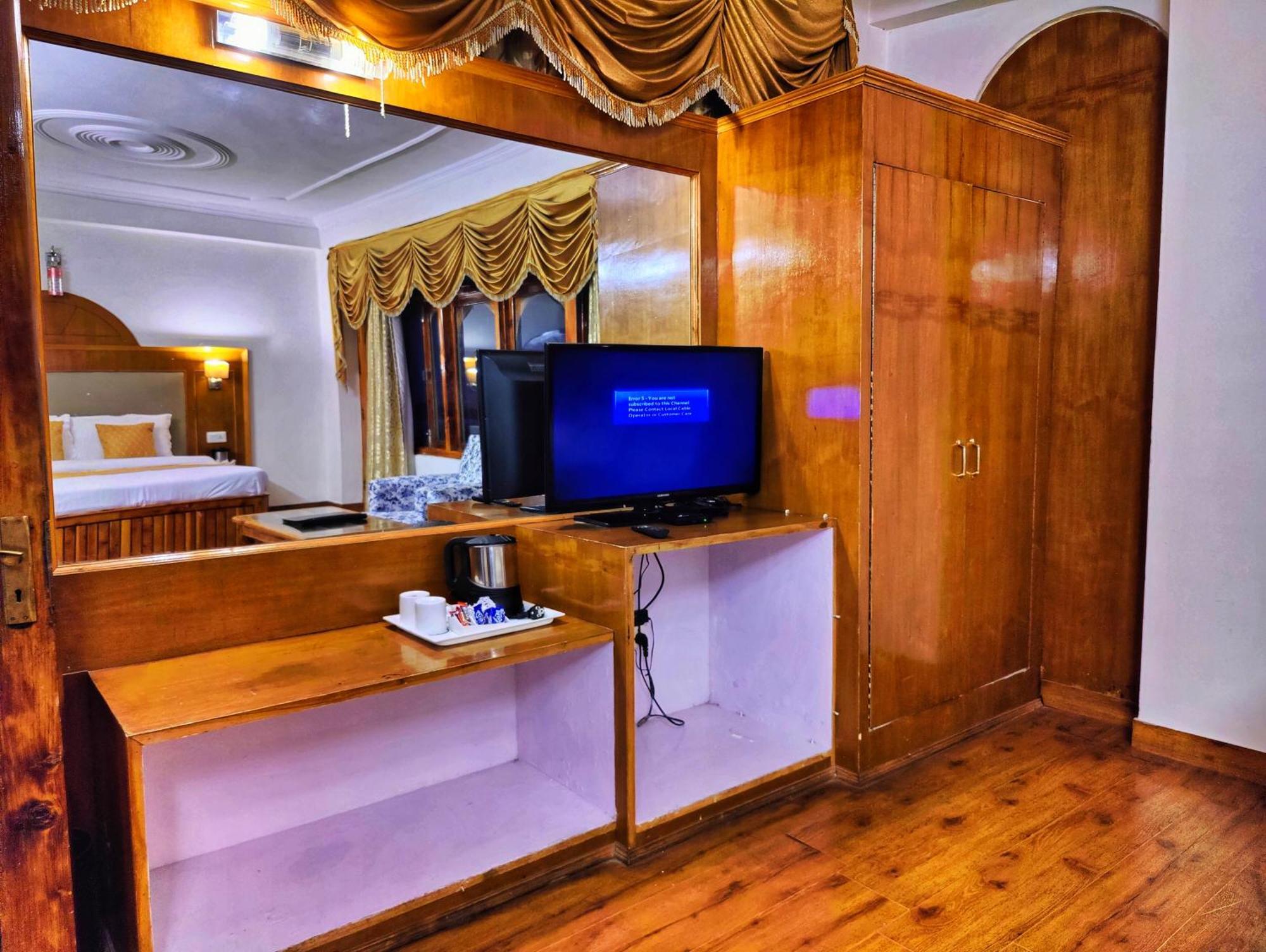 Surya International Hotel Manali Near Mall Road Dış mekan fotoğraf