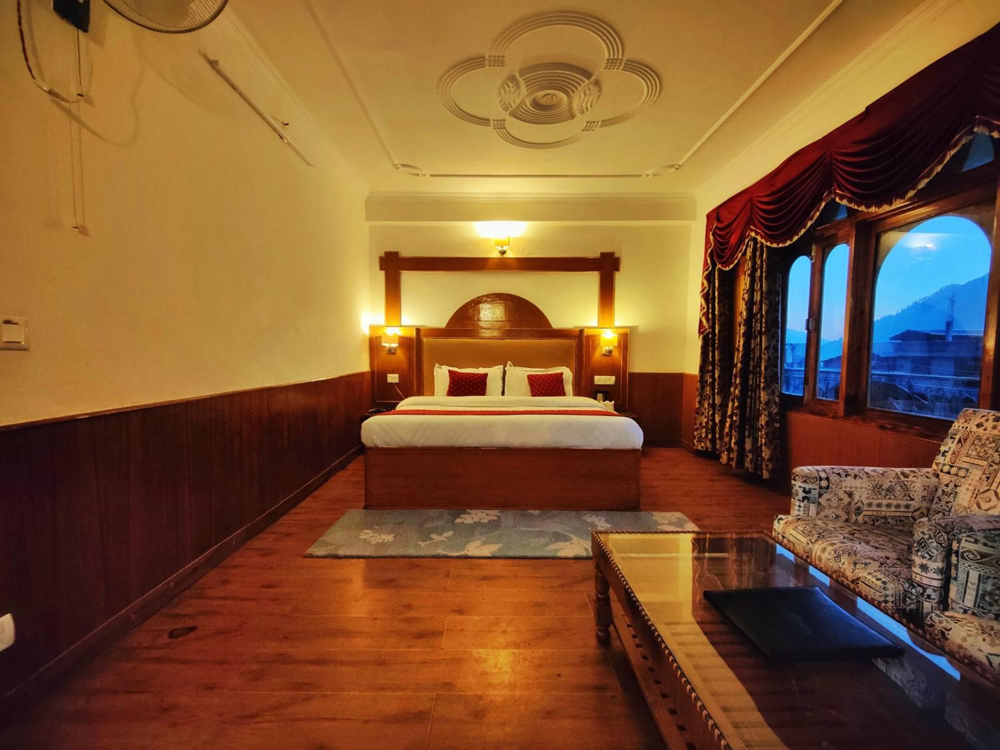Surya International Hotel Manali Near Mall Road Dış mekan fotoğraf