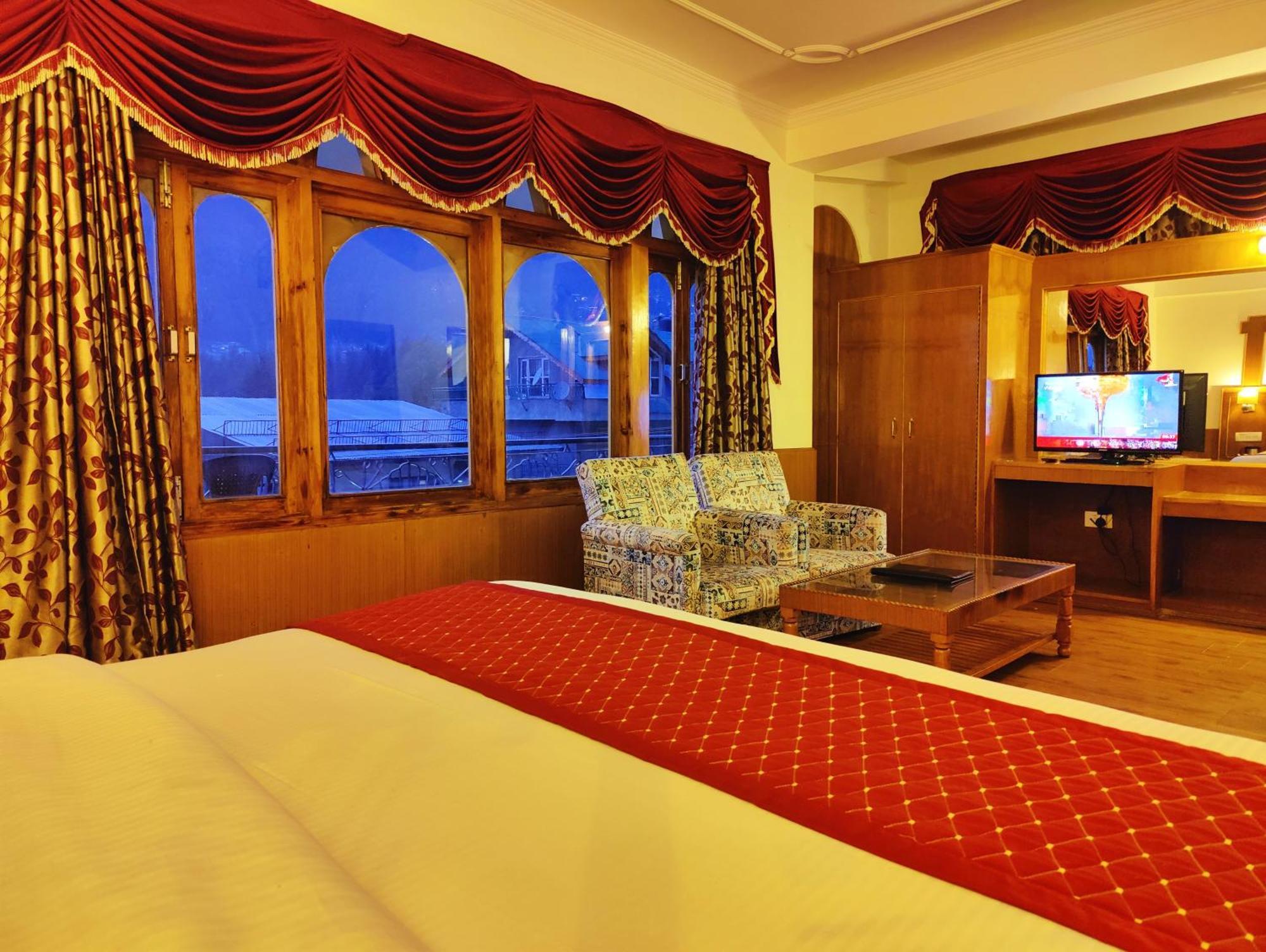 Surya International Hotel Manali Near Mall Road Dış mekan fotoğraf