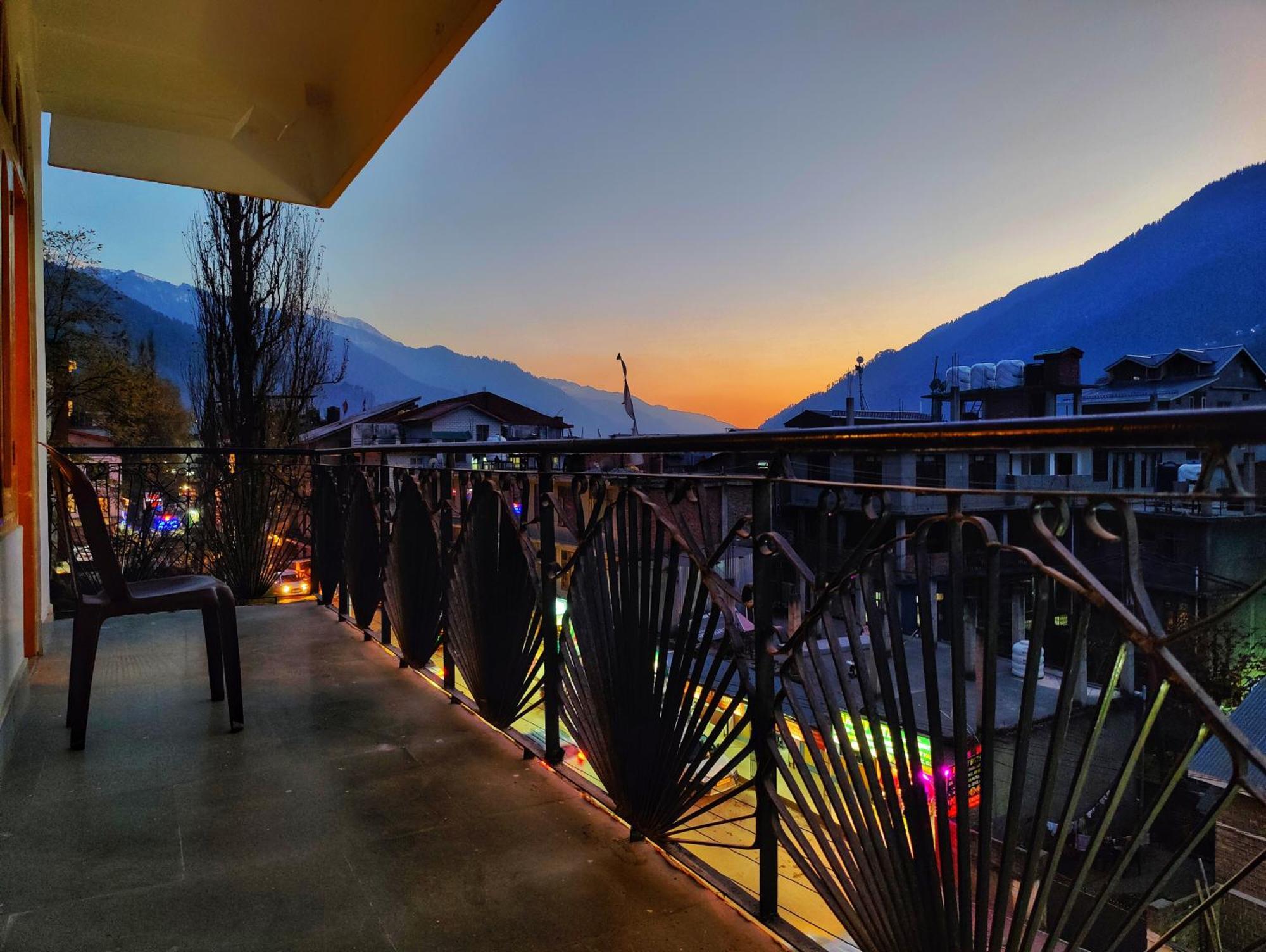 Surya International Hotel Manali Near Mall Road Dış mekan fotoğraf
