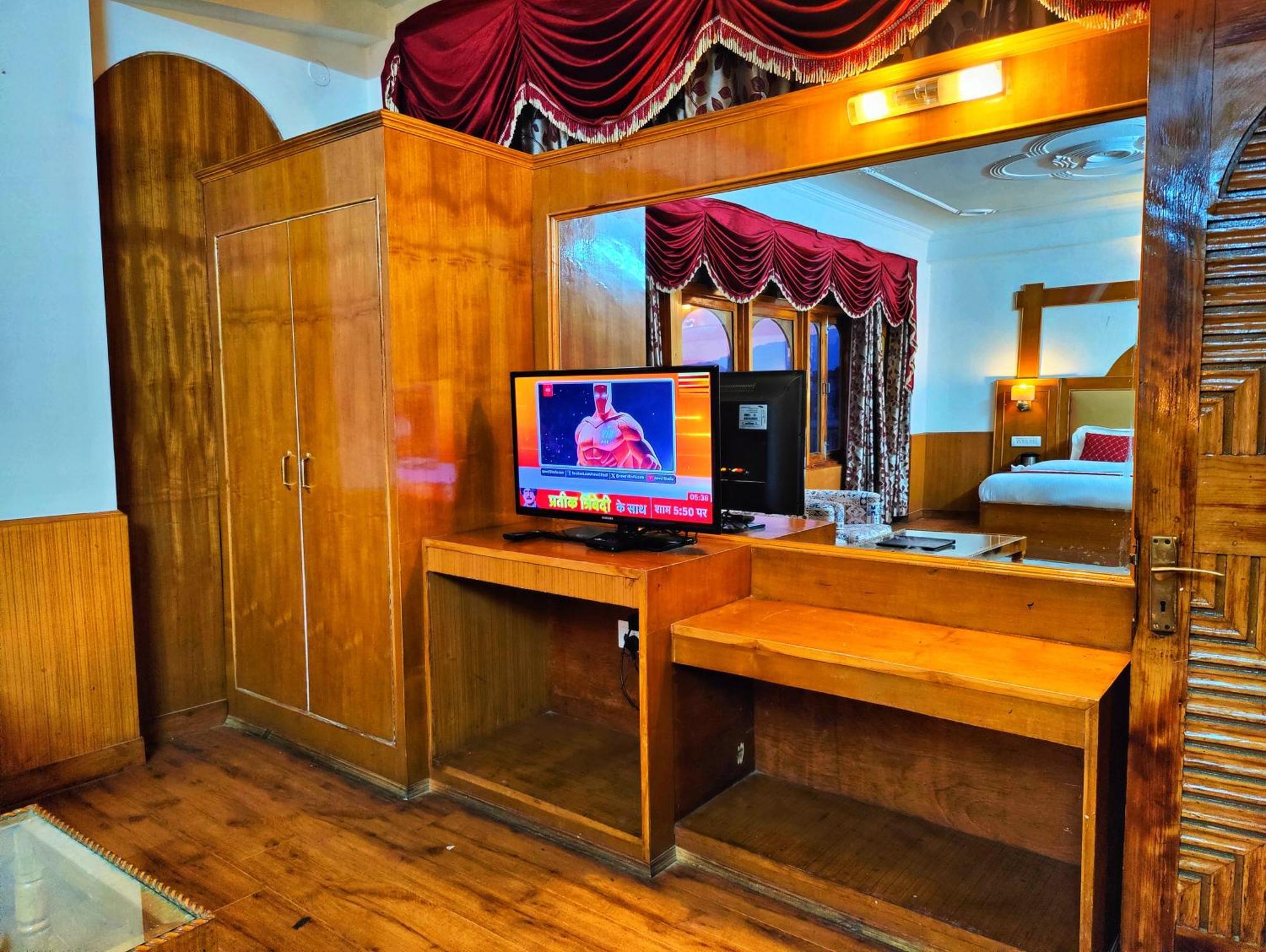 Surya International Hotel Manali Near Mall Road Dış mekan fotoğraf