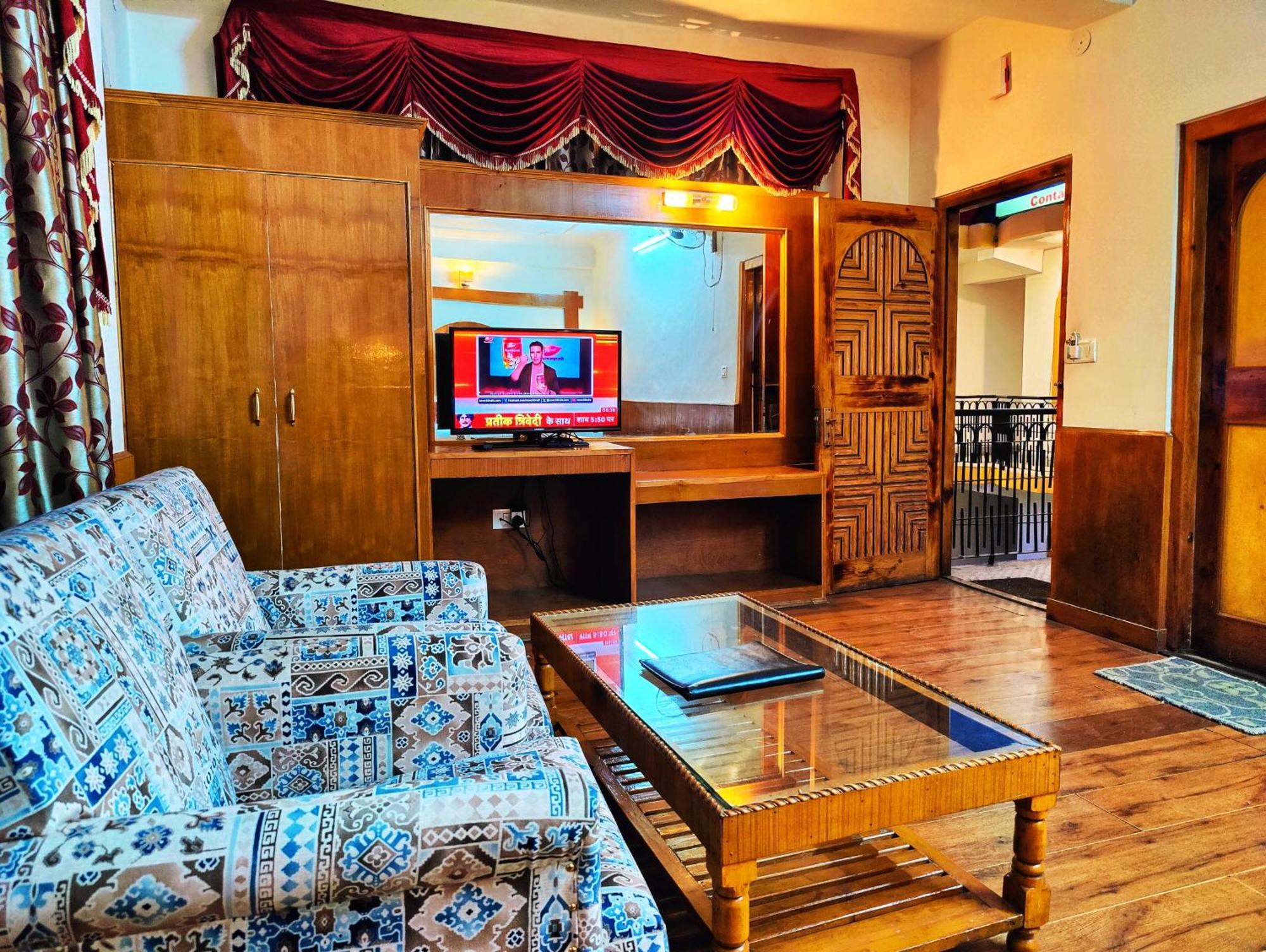 Surya International Hotel Manali Near Mall Road Dış mekan fotoğraf