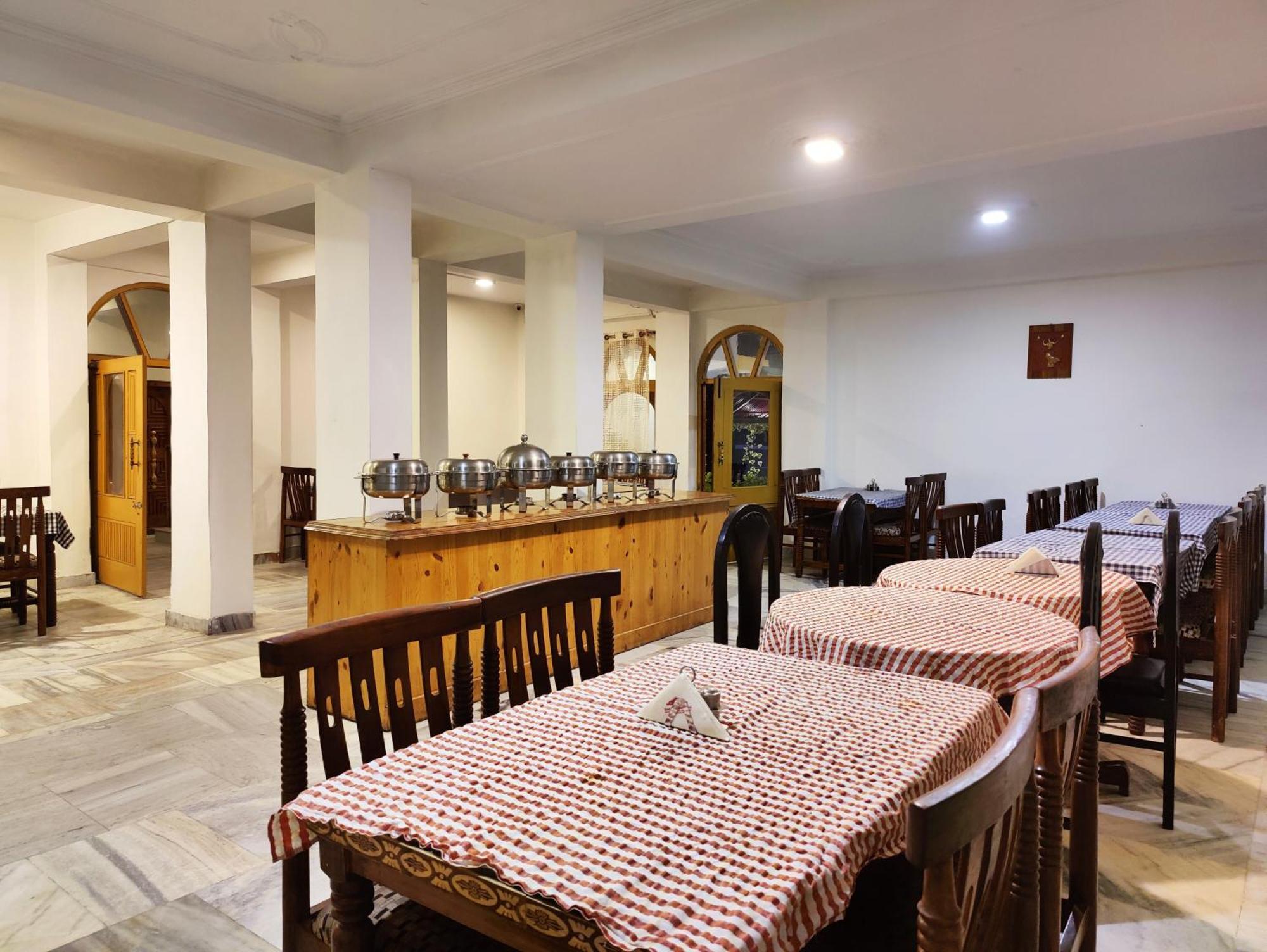 Surya International Hotel Manali Near Mall Road Dış mekan fotoğraf