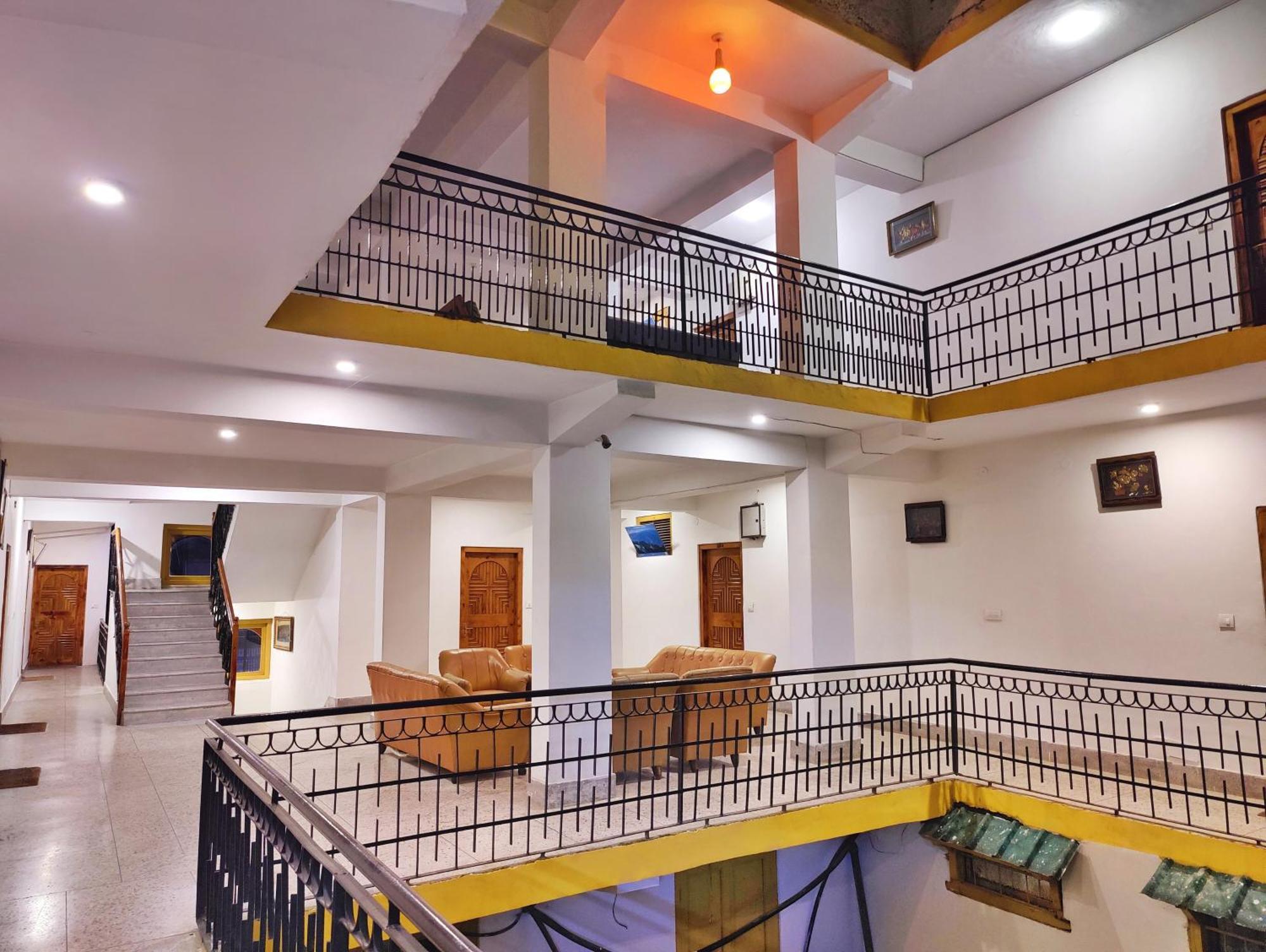 Surya International Hotel Manali Near Mall Road Dış mekan fotoğraf