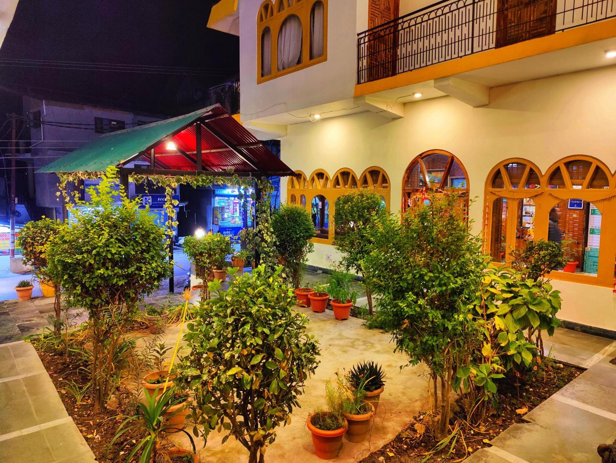 Surya International Hotel Manali Near Mall Road Dış mekan fotoğraf