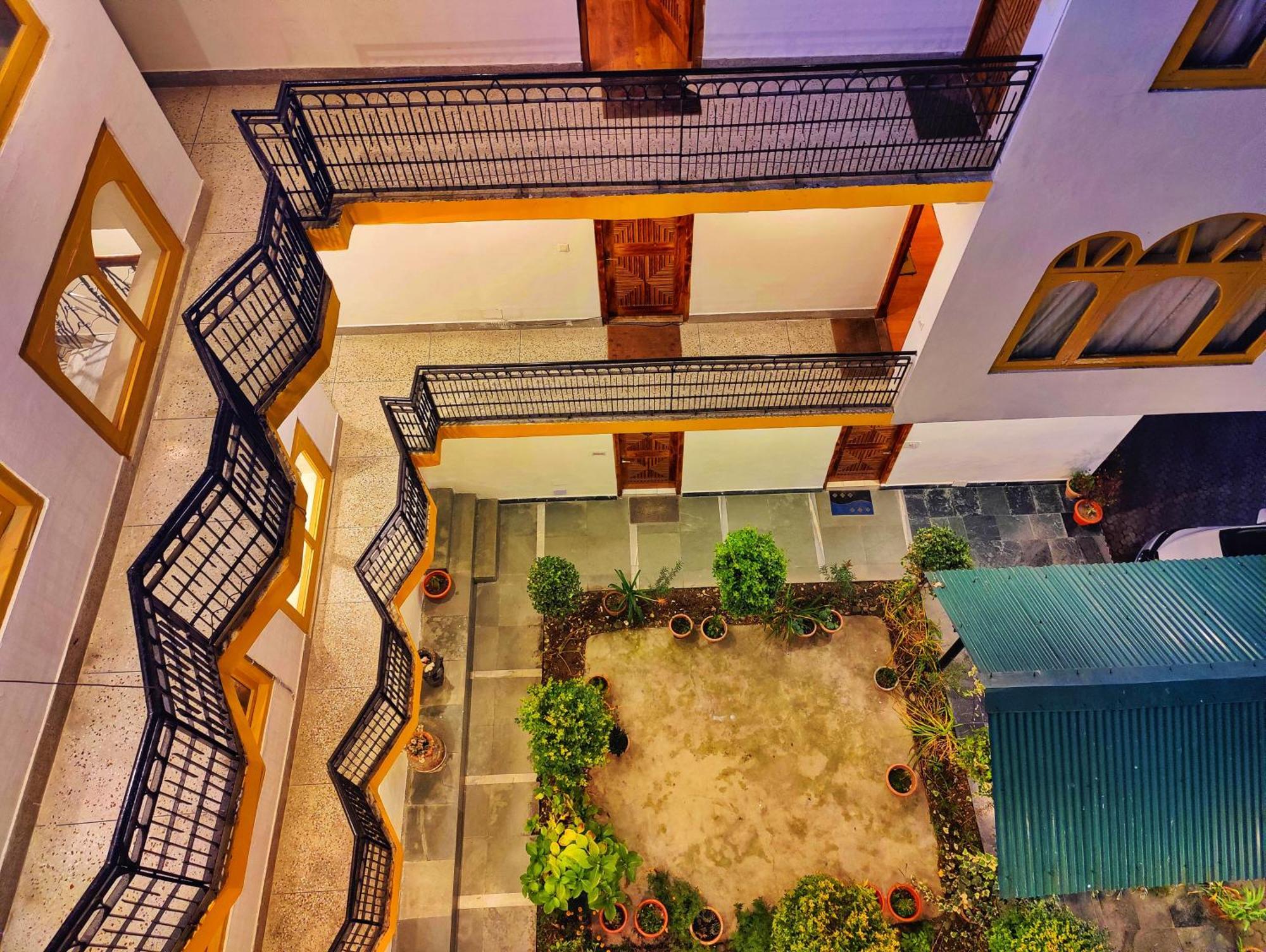 Surya International Hotel Manali Near Mall Road Dış mekan fotoğraf